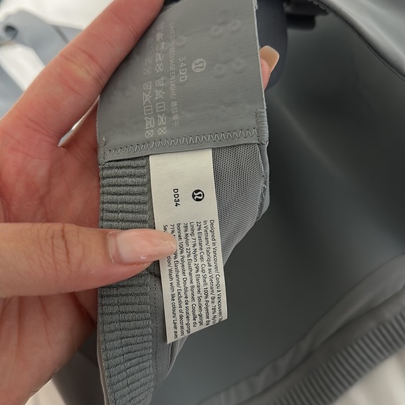 Lululemon sports bra - Picture 3 of 3